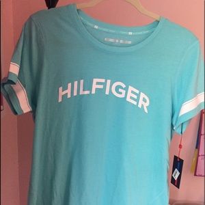 NWT Tommy Hilfiger T Shirt